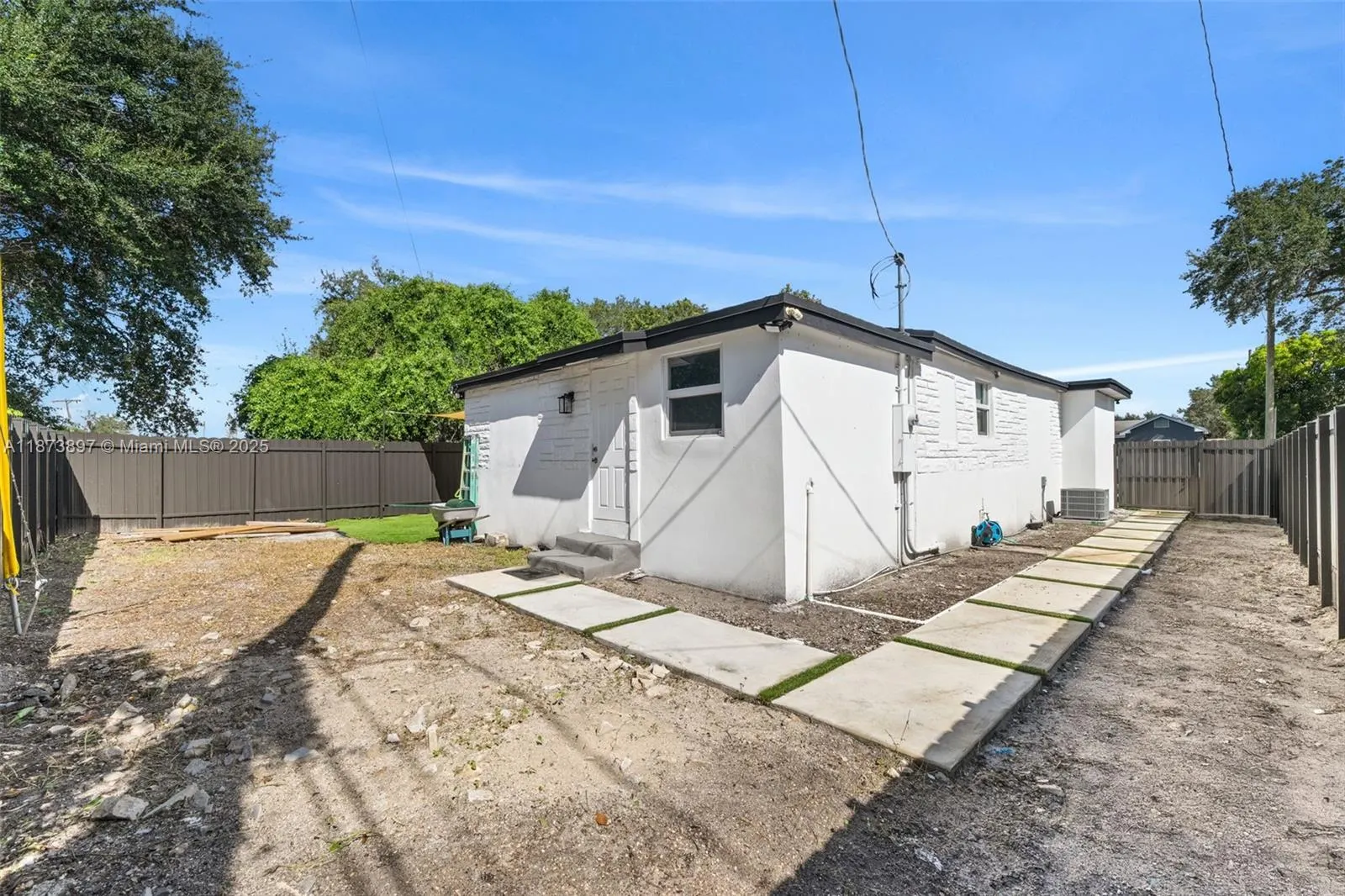 2170 NW 84th St