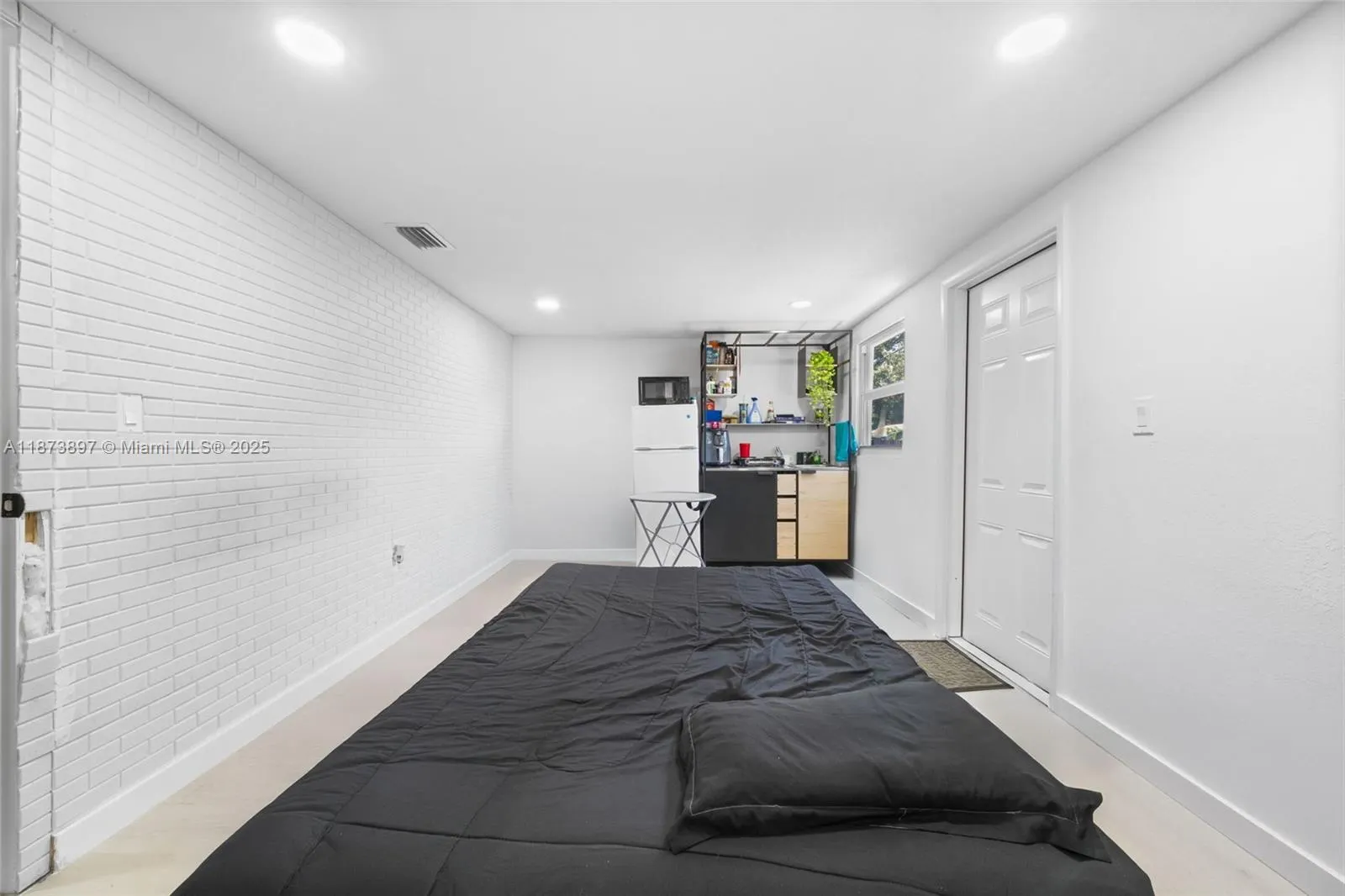 2170 NW 84th St