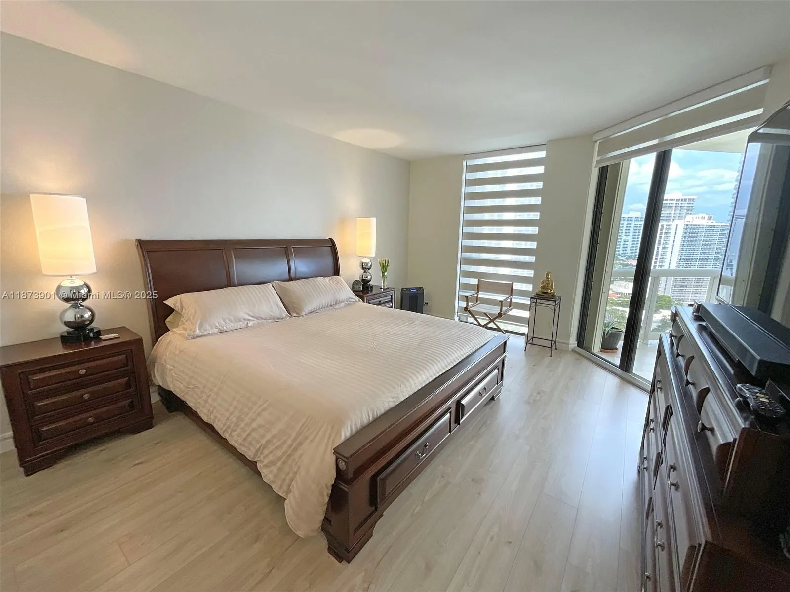 20191 E Country Club Dr, #1903