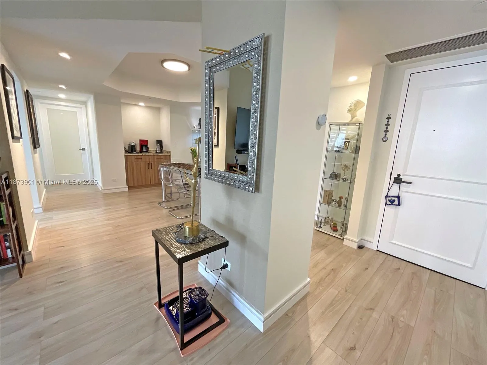 20191 E Country Club Dr, #1903