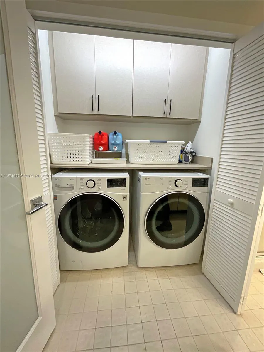 20191 E Country Club Dr, #1903