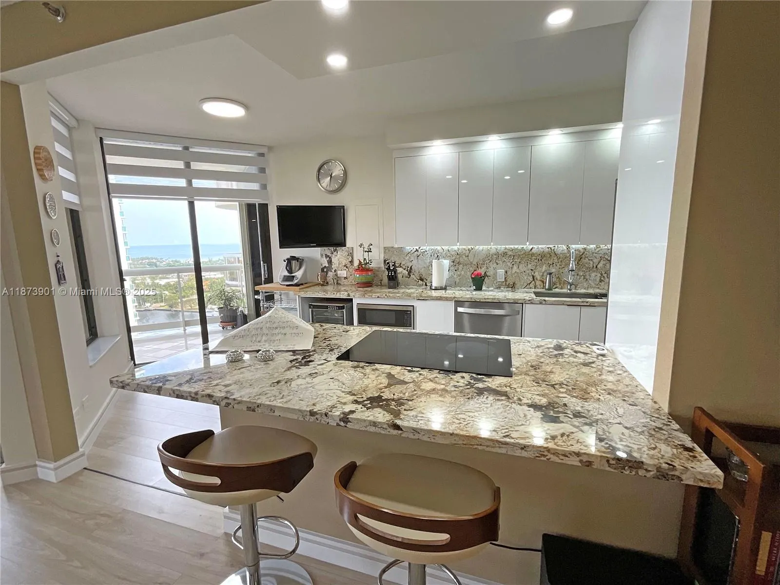 20191 E Country Club Dr, #1903