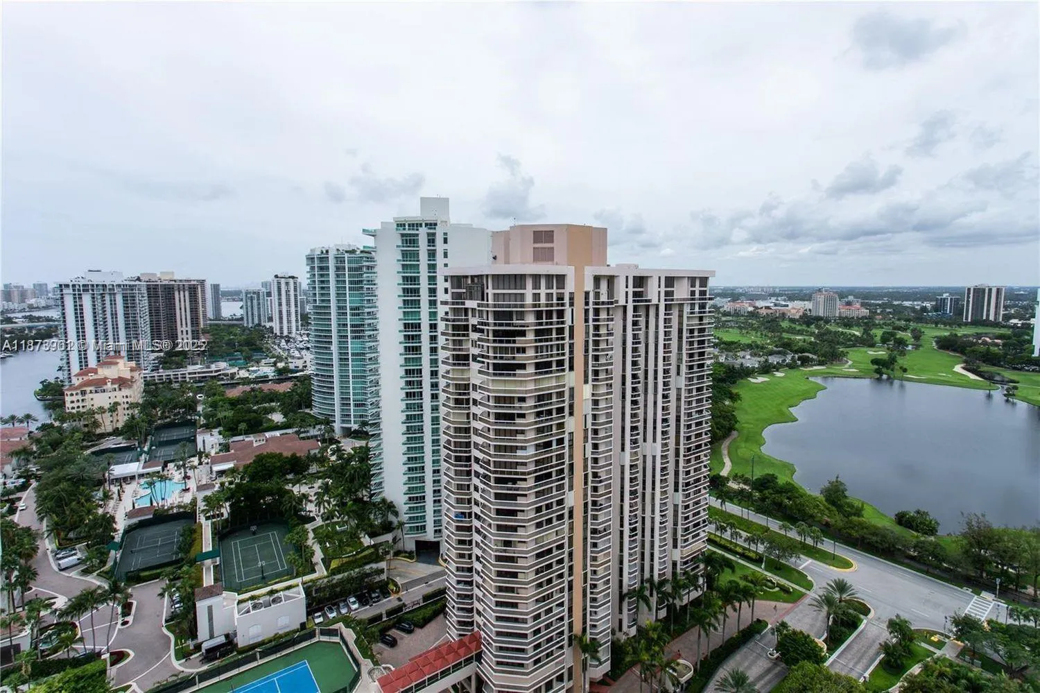 20191 E Country Club Dr, #1903