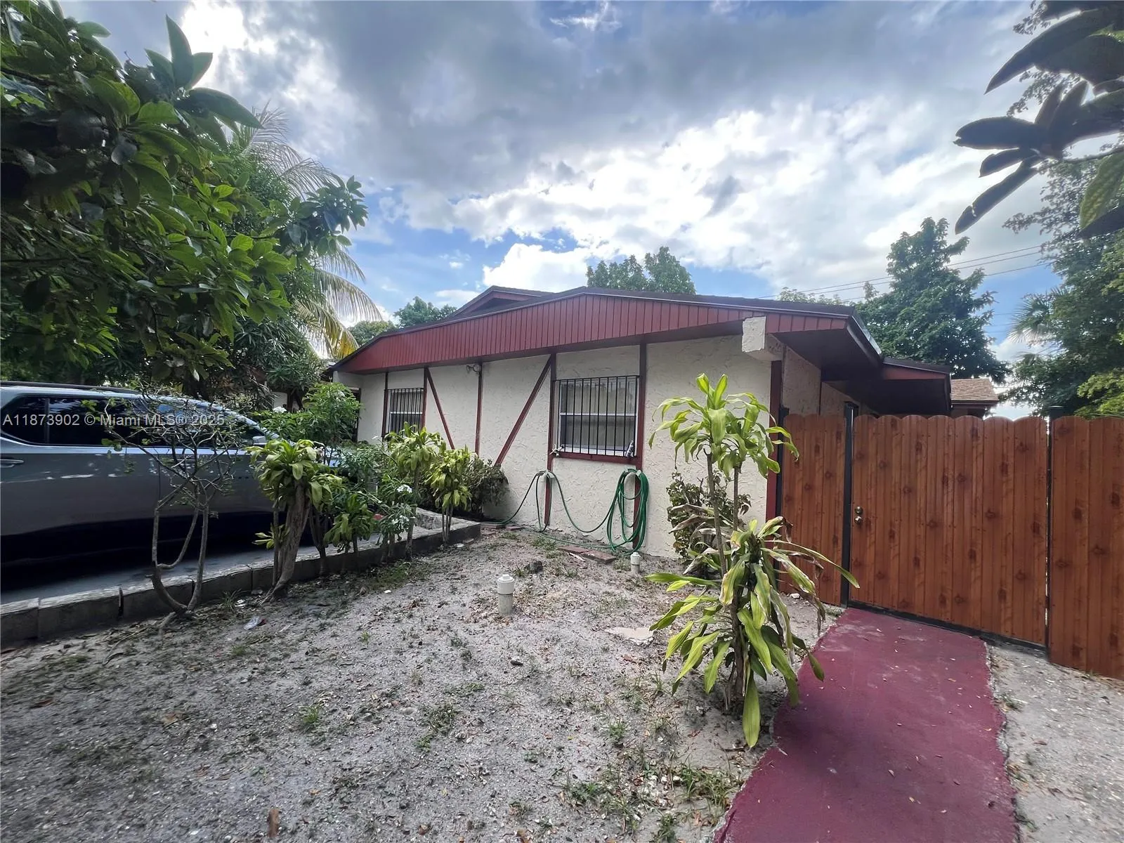1581 NE 117th St