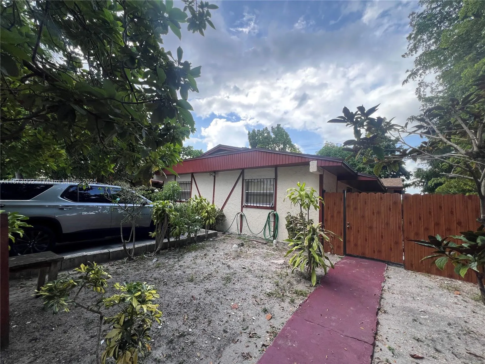 1581 NE 117th St
