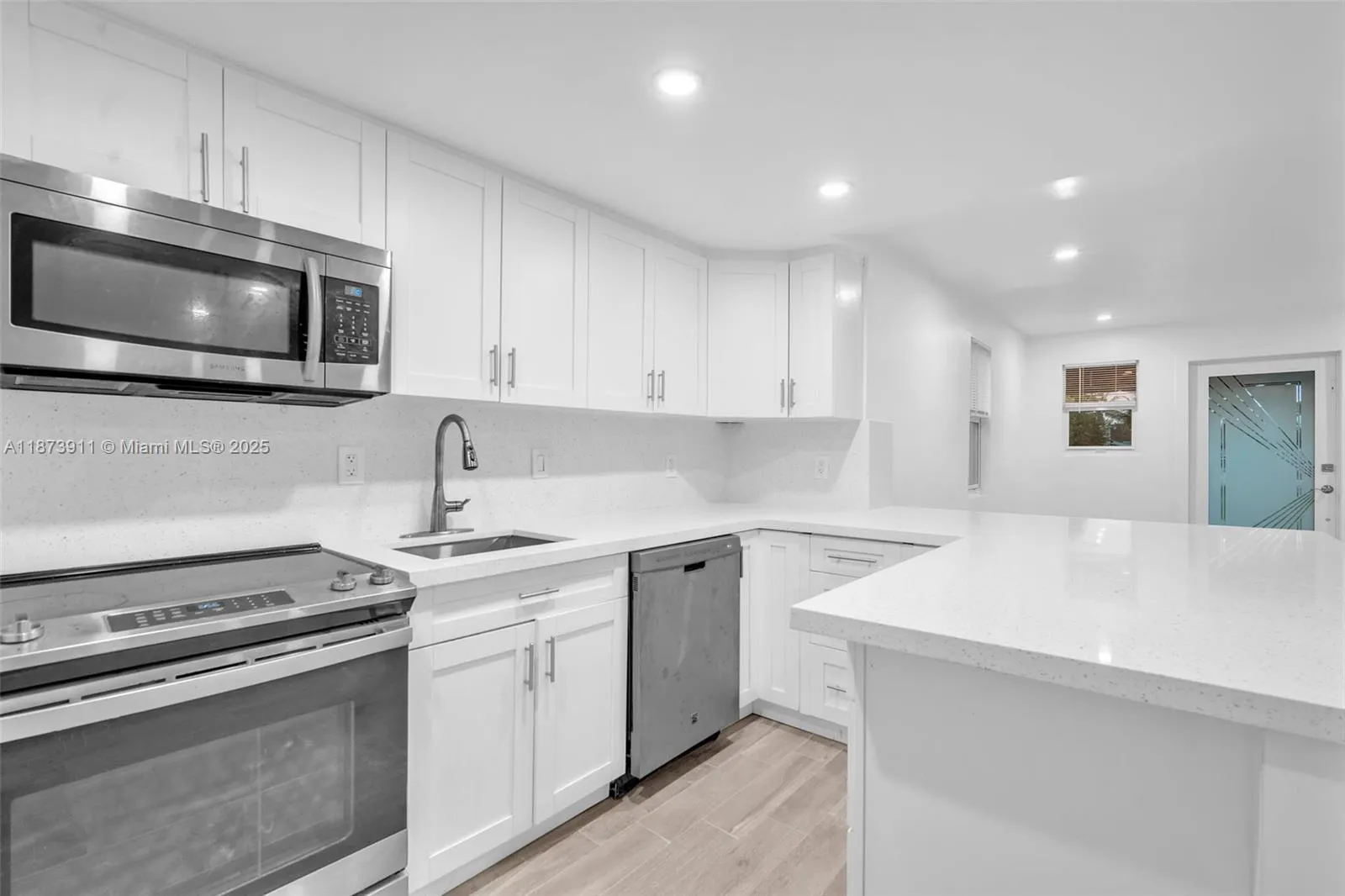 2372 NW 34th St, #na