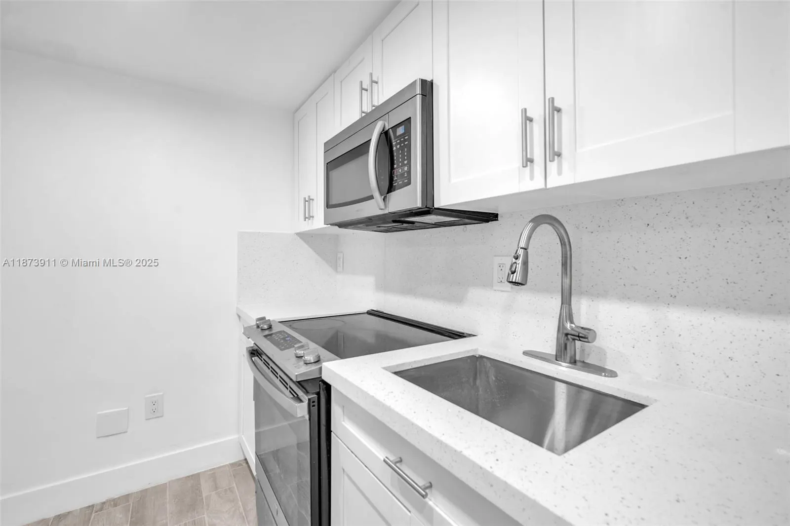 2372 NW 34th St, #na