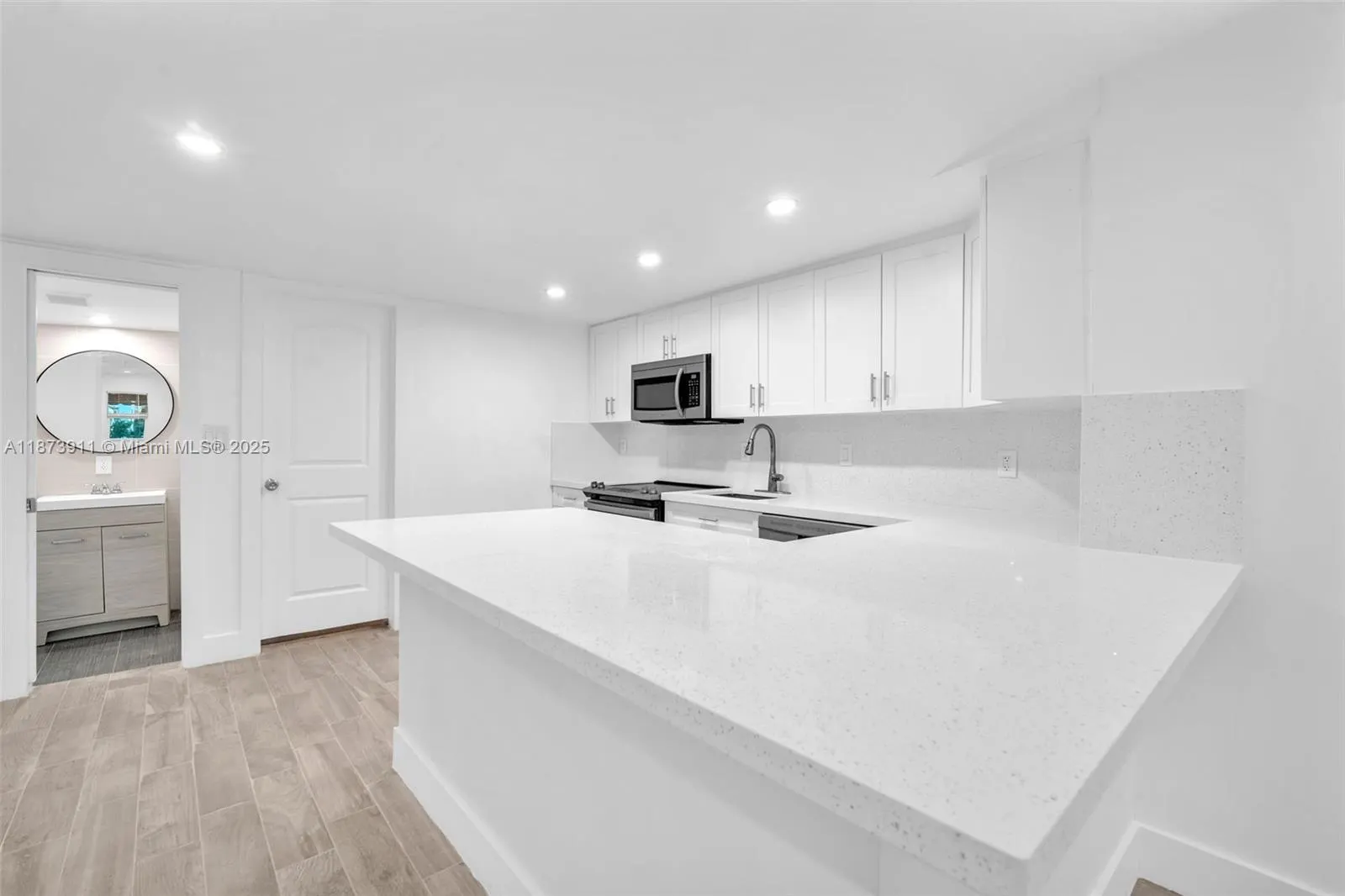 2372 NW 34th St, #na
