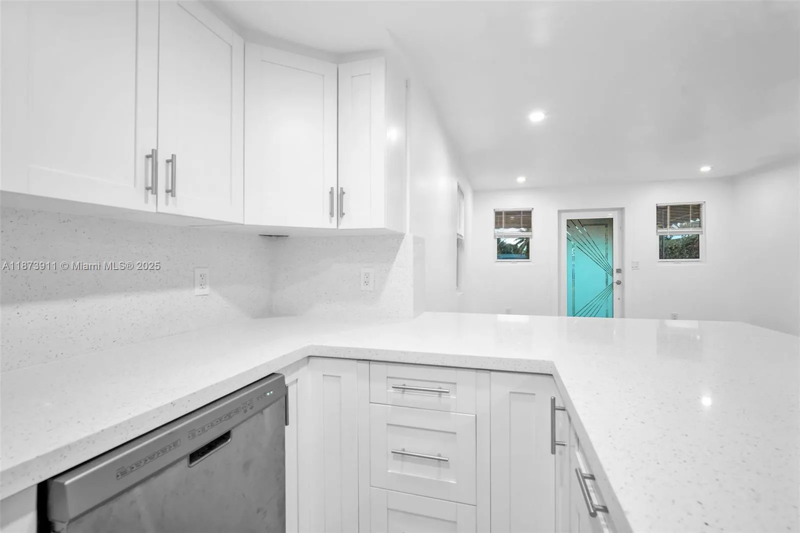 2372 NW 34th St, #na