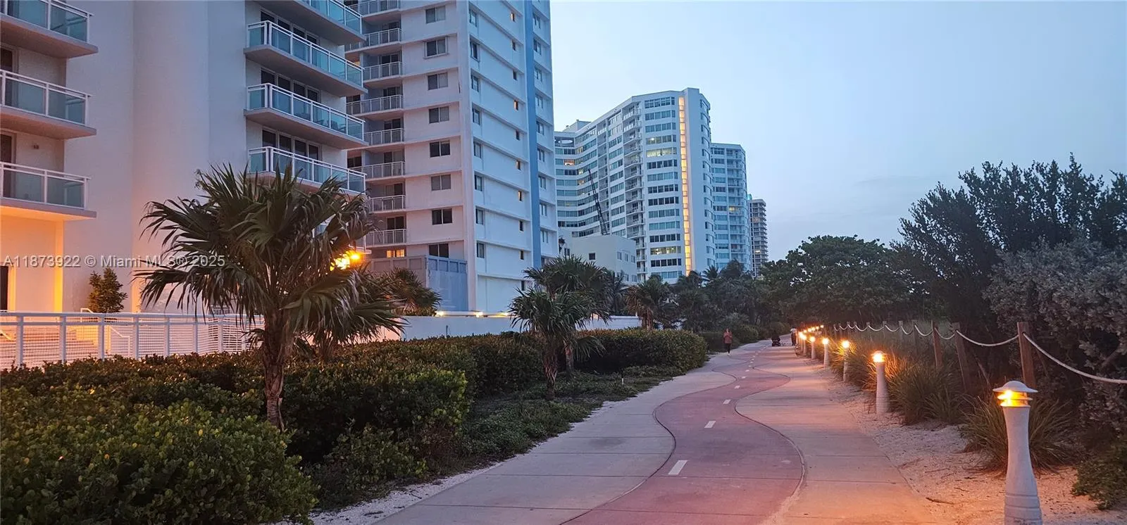 6917 Collins Ave, #1212