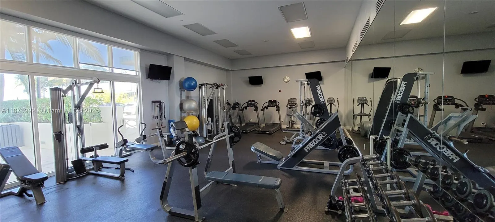 6917 Collins Ave, #1212
