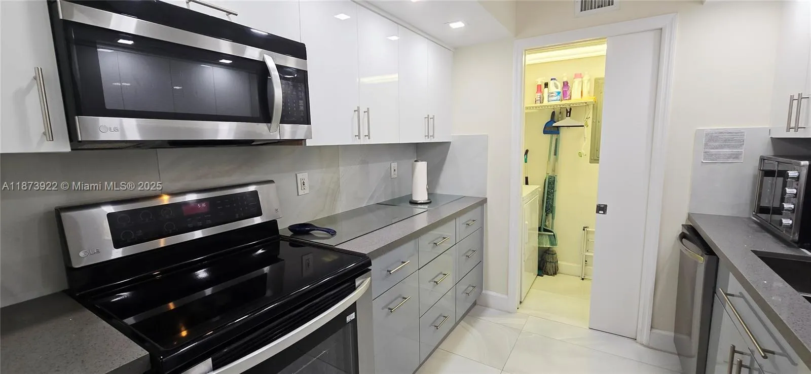 6917 Collins Ave, #1212