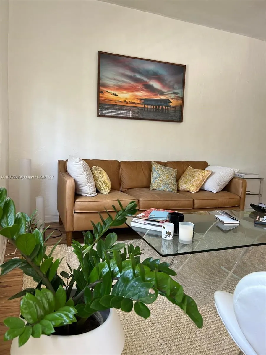 1551 Michigan Ave, #8