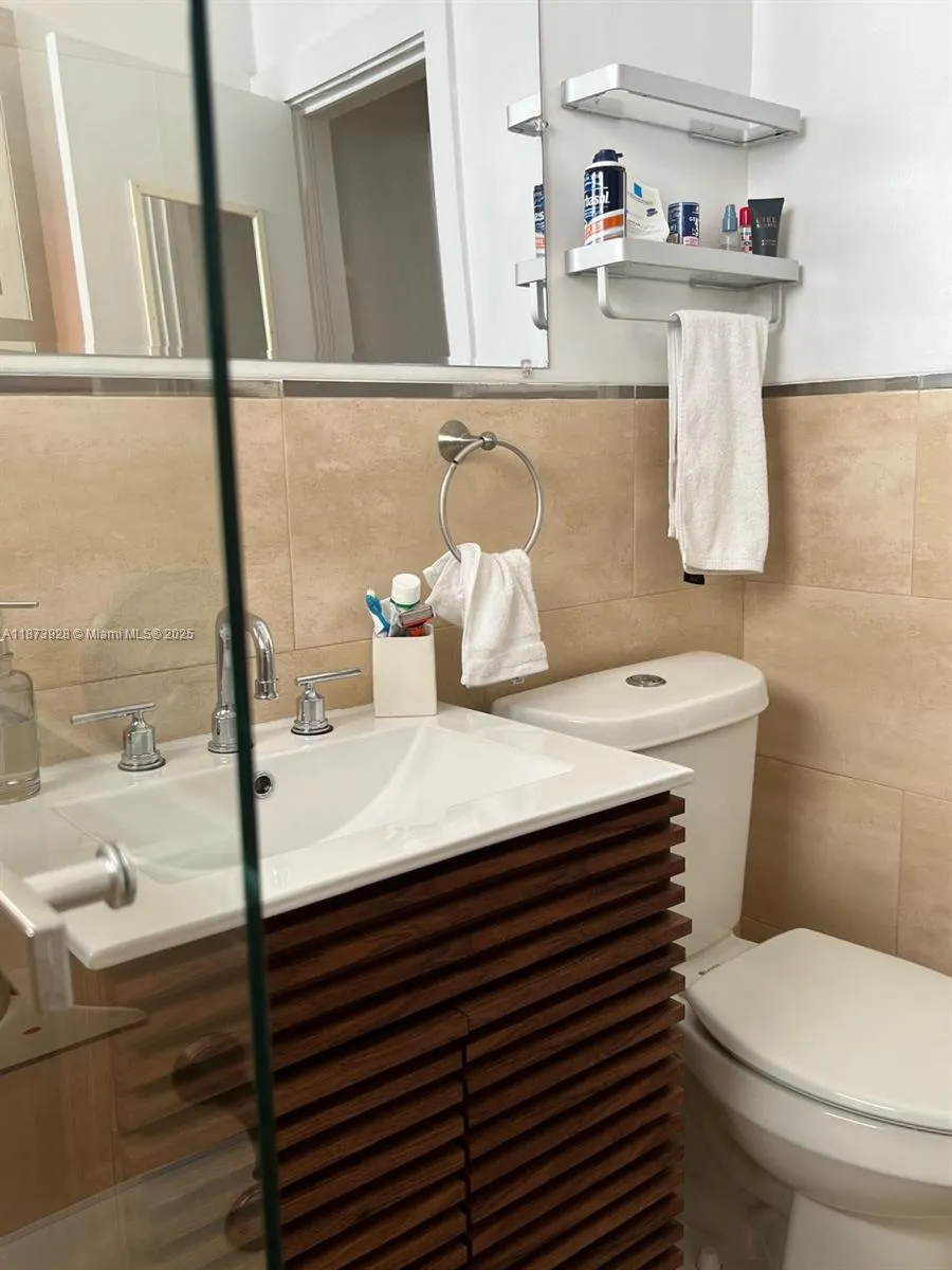 1551 Michigan Ave, #8