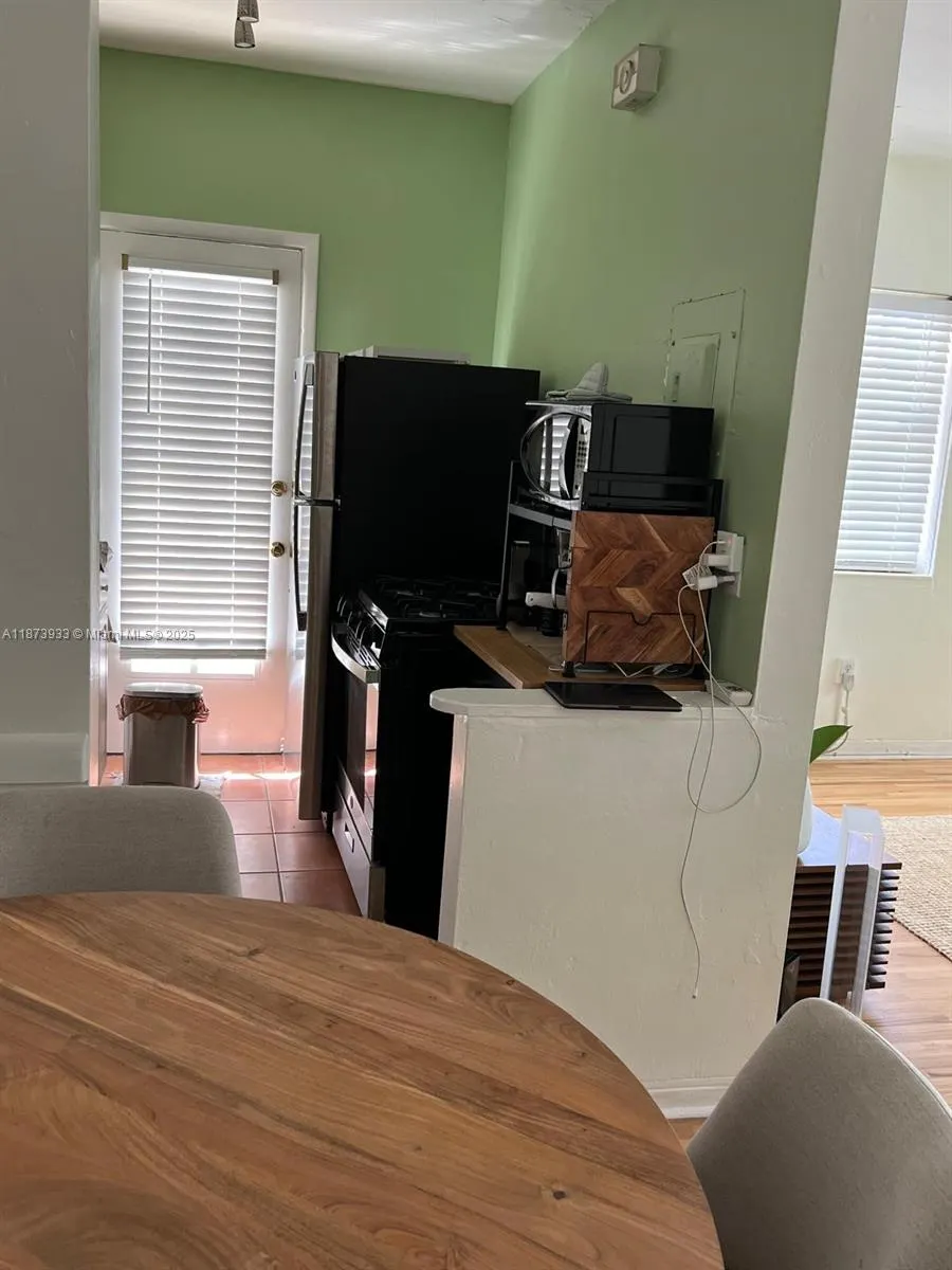1551 Michigan Ave, #8