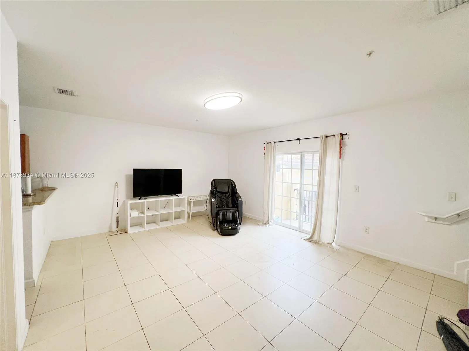 2540 SW 14th Ave, #203