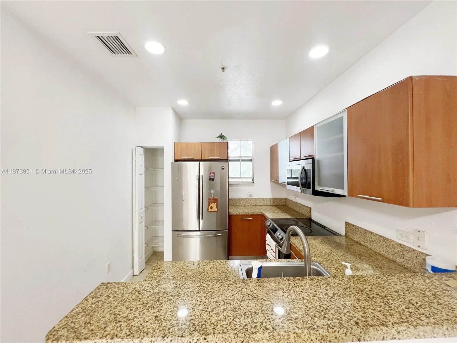 2540 SW 14th Ave, #203