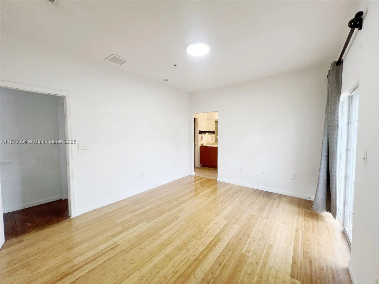 2540 SW 14th Ave, #203