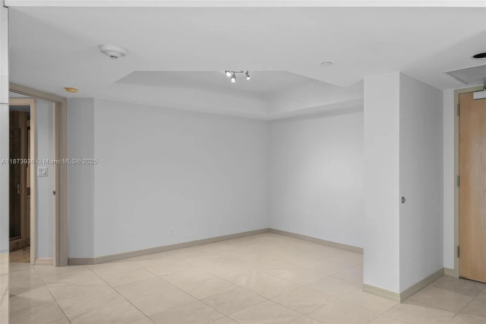 16485 Collins Ave, #1632