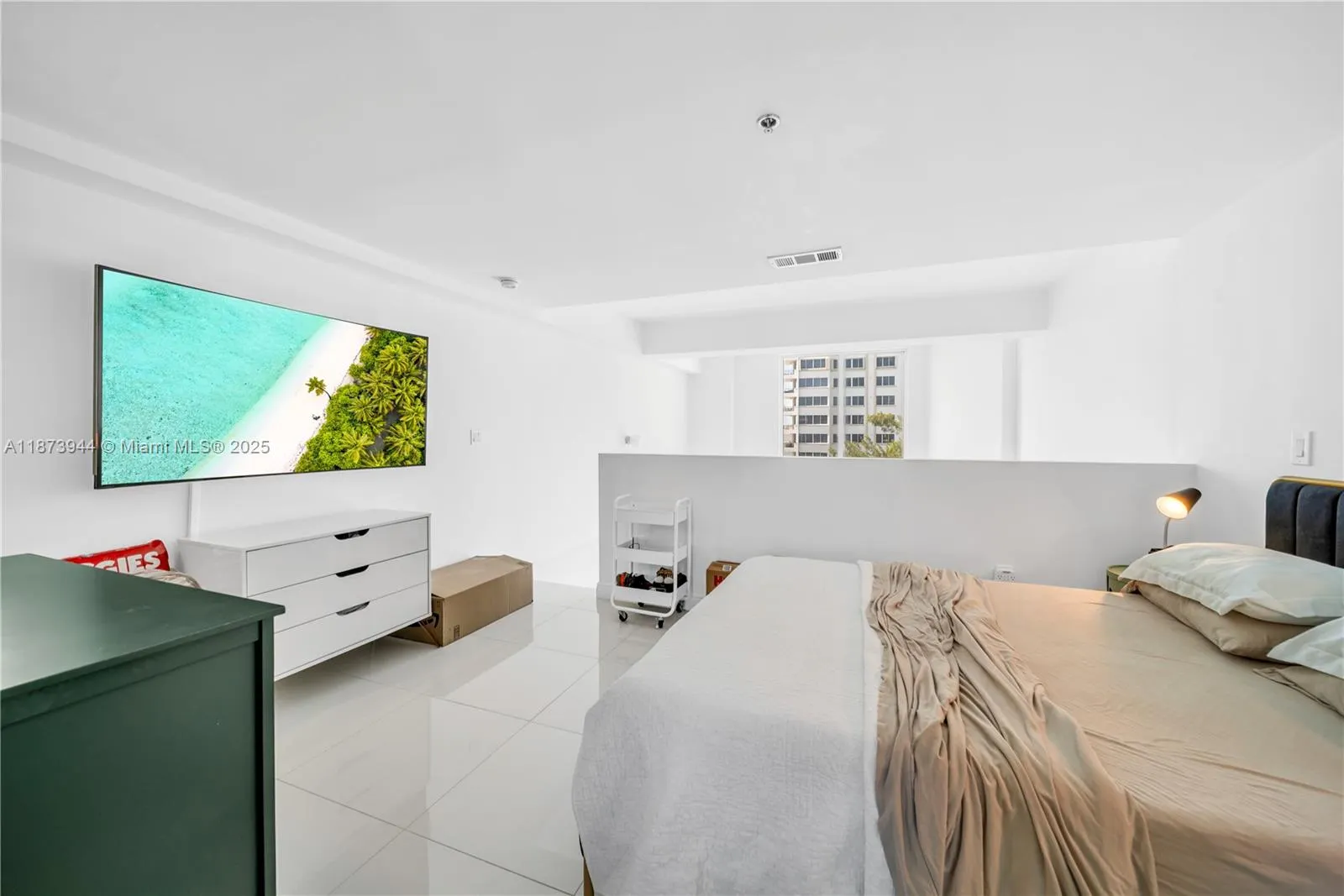 6362 Collins Ave, #506