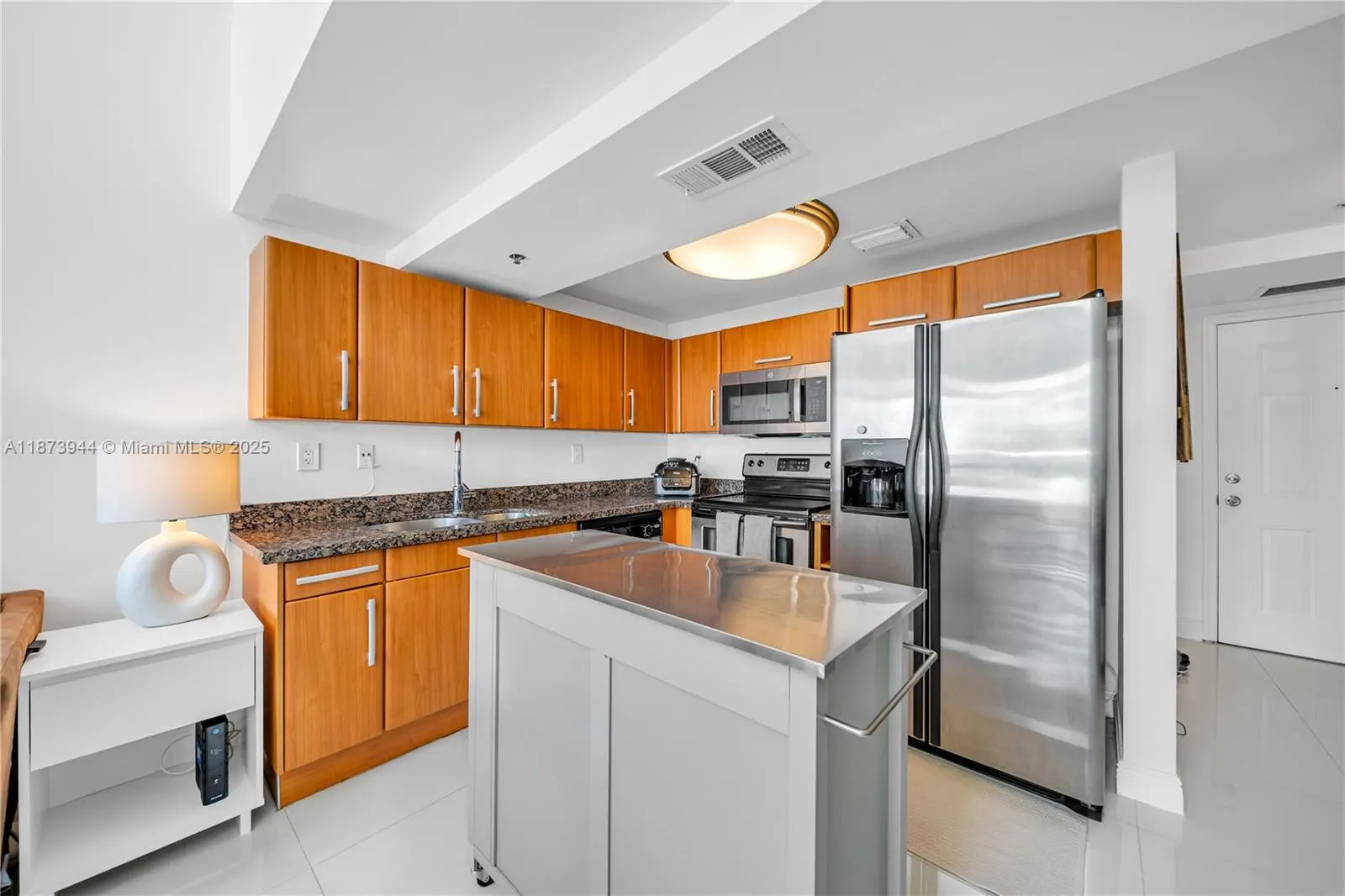 6362 Collins Ave, #506