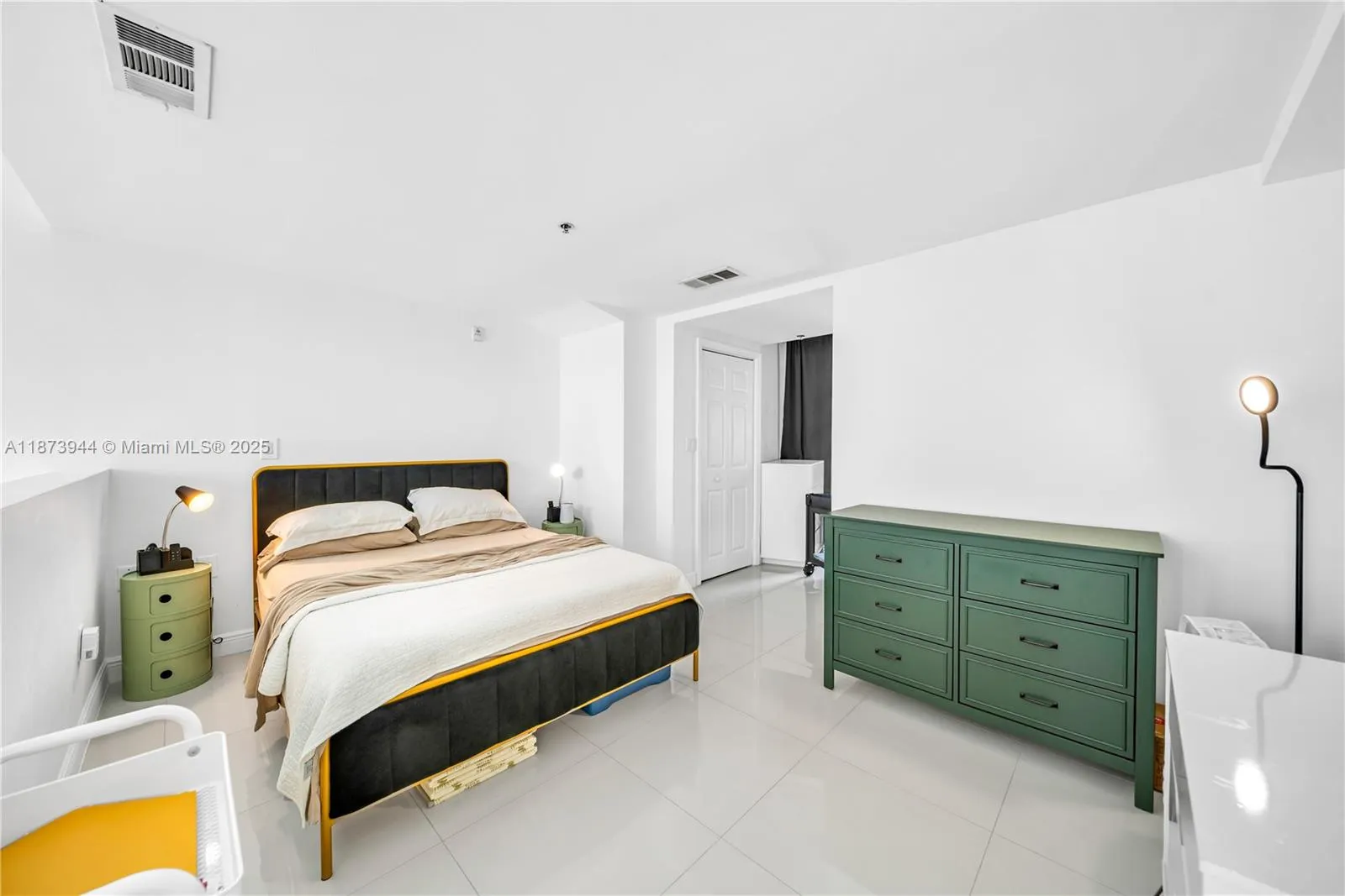 6362 Collins Ave, #506