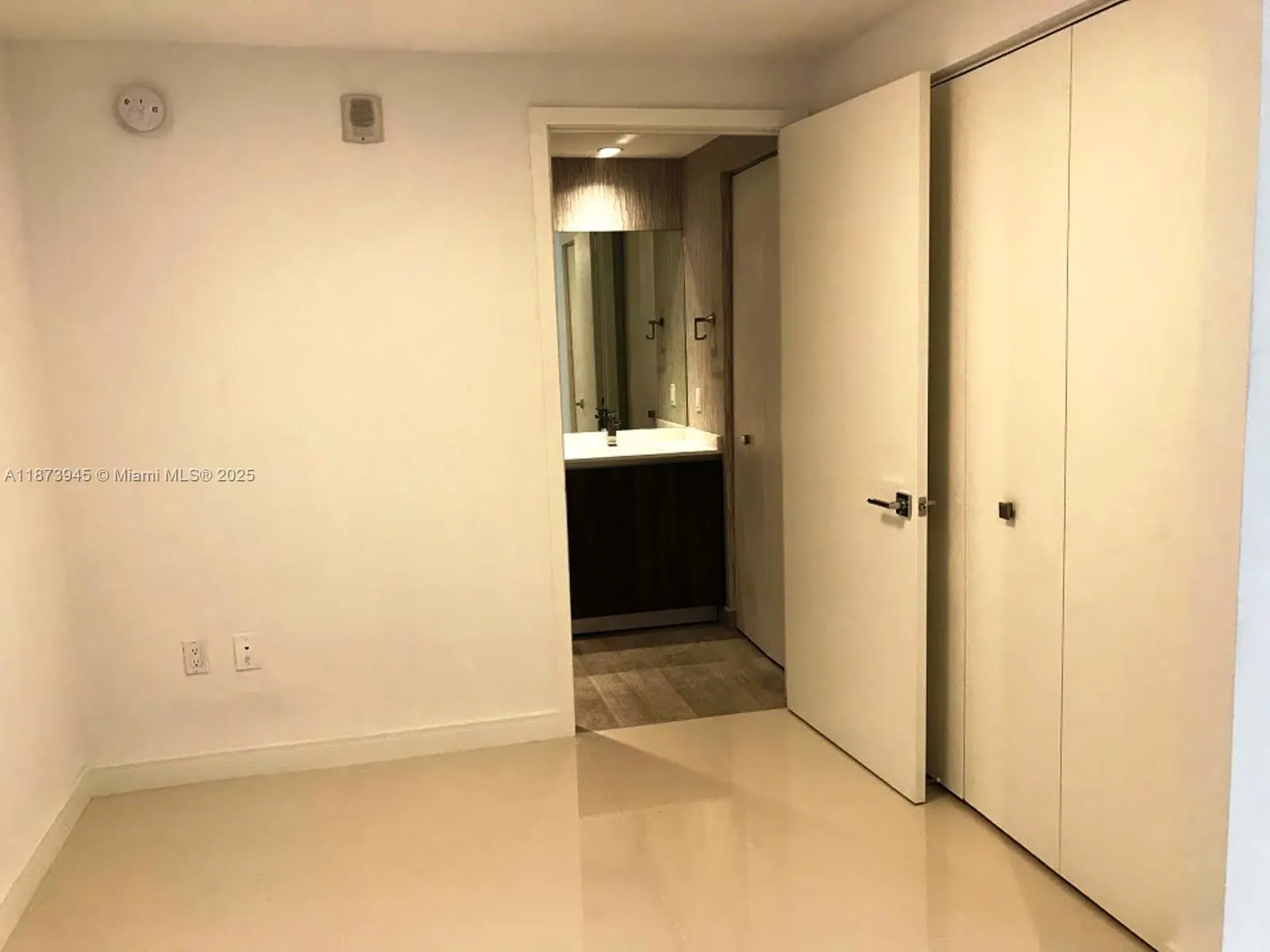488 NE 18, #3609