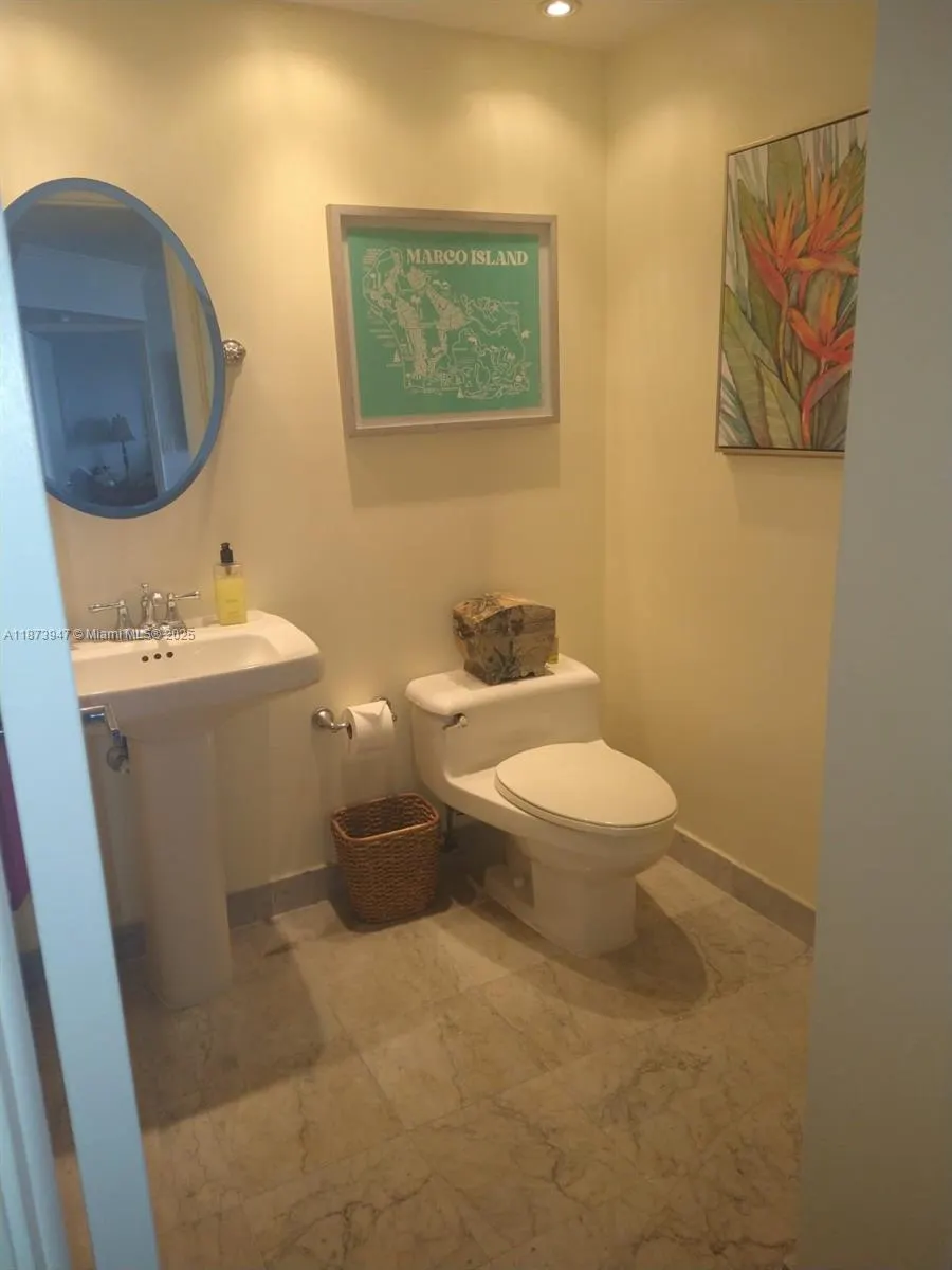 9341 Collins Ave, #806