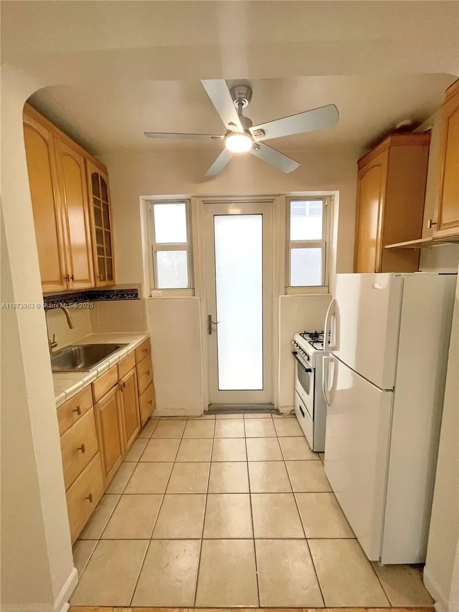 1619 Meridian Ave, #3