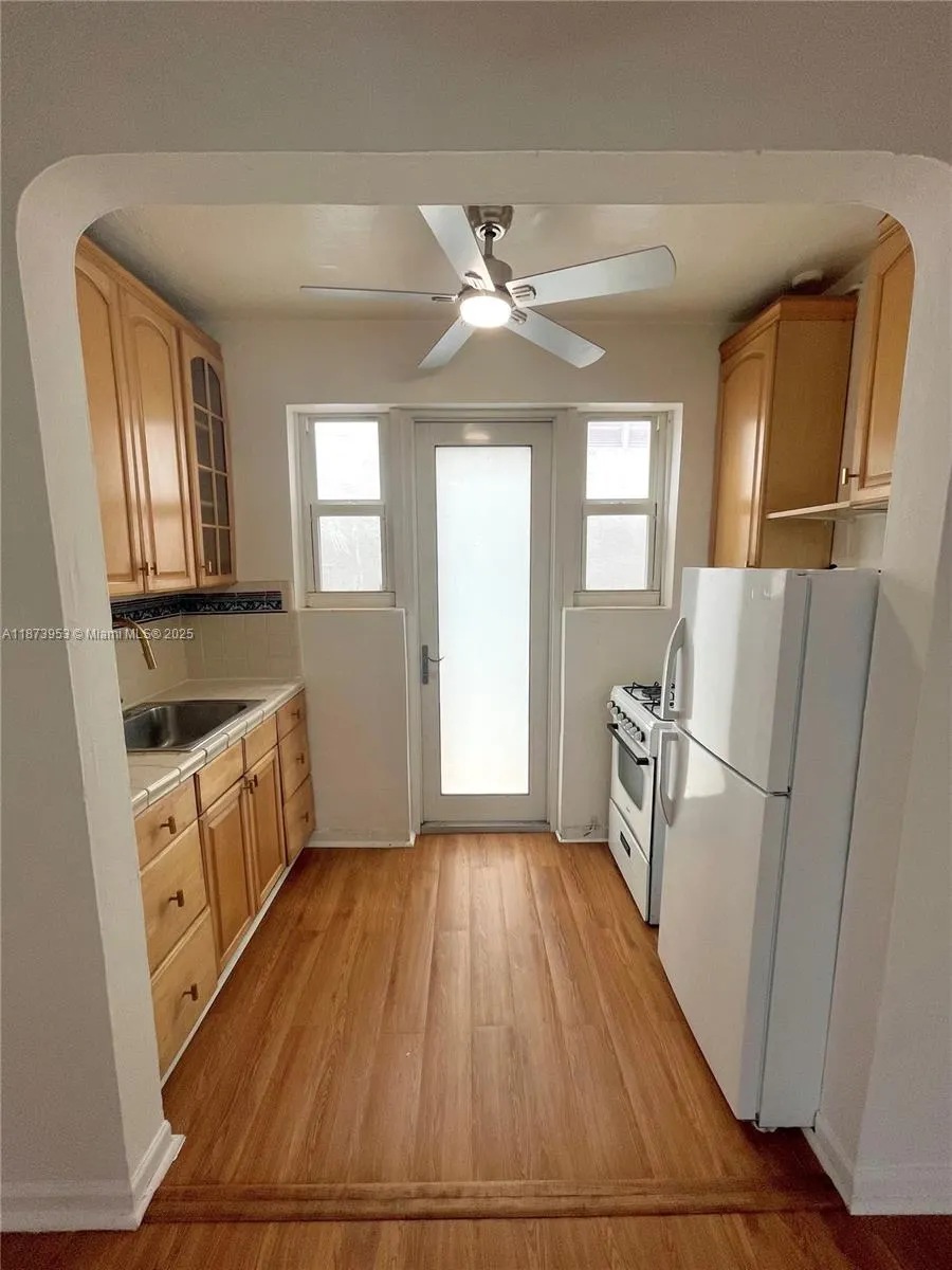 1619 Meridian Ave, #3