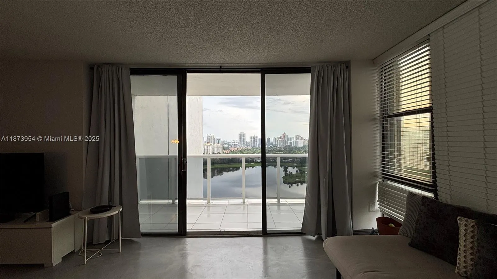 3675 N Country Club Dr, #2209
