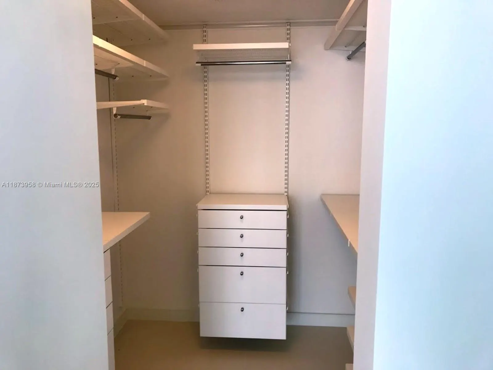 488 NE 18, #3609
