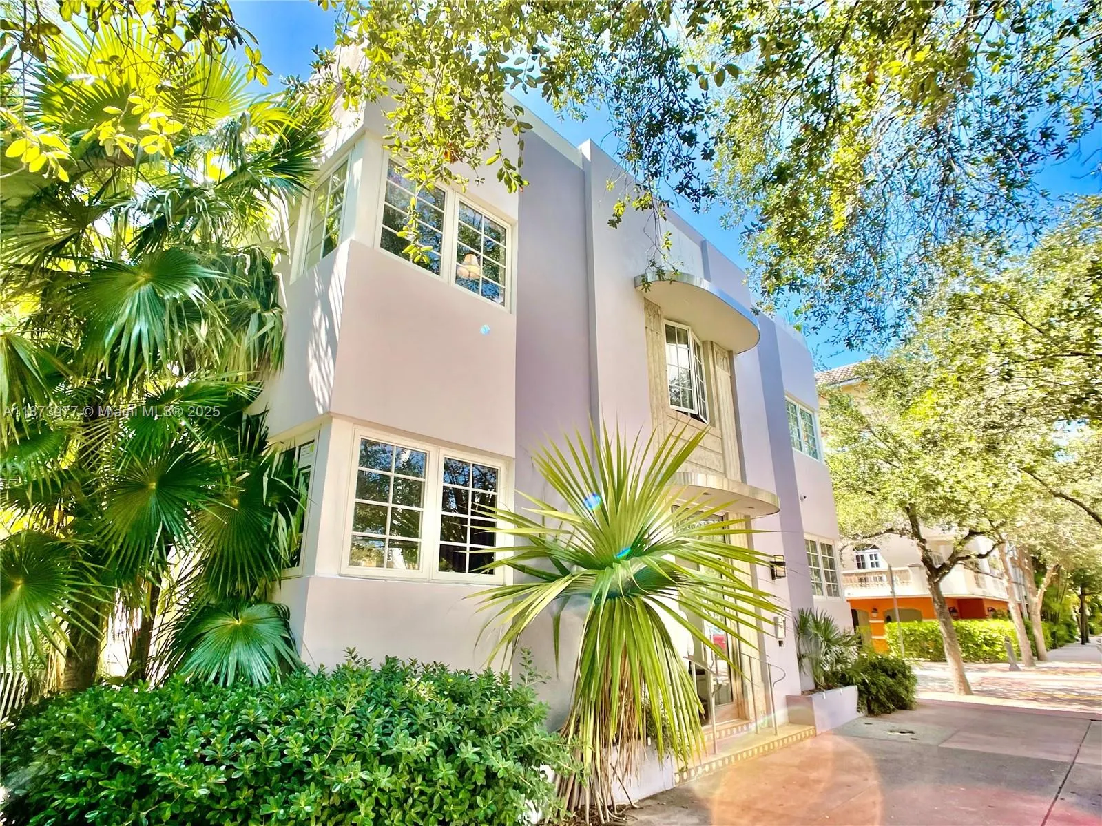 260 Euclid Ave, #29