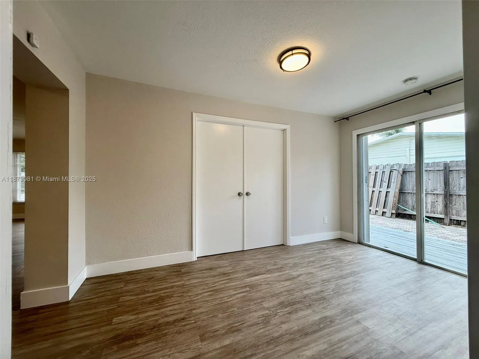 2730 NE 9th Ter, #0