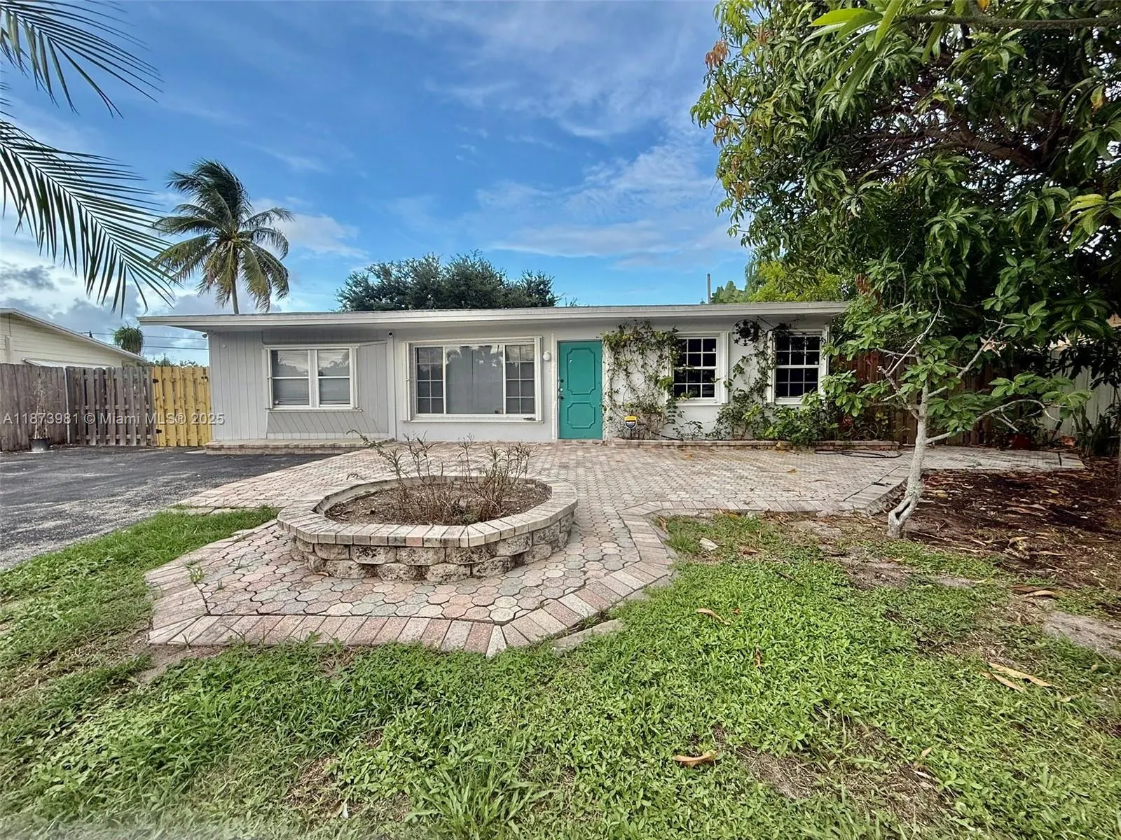 2730 NE 9th Ter, #0