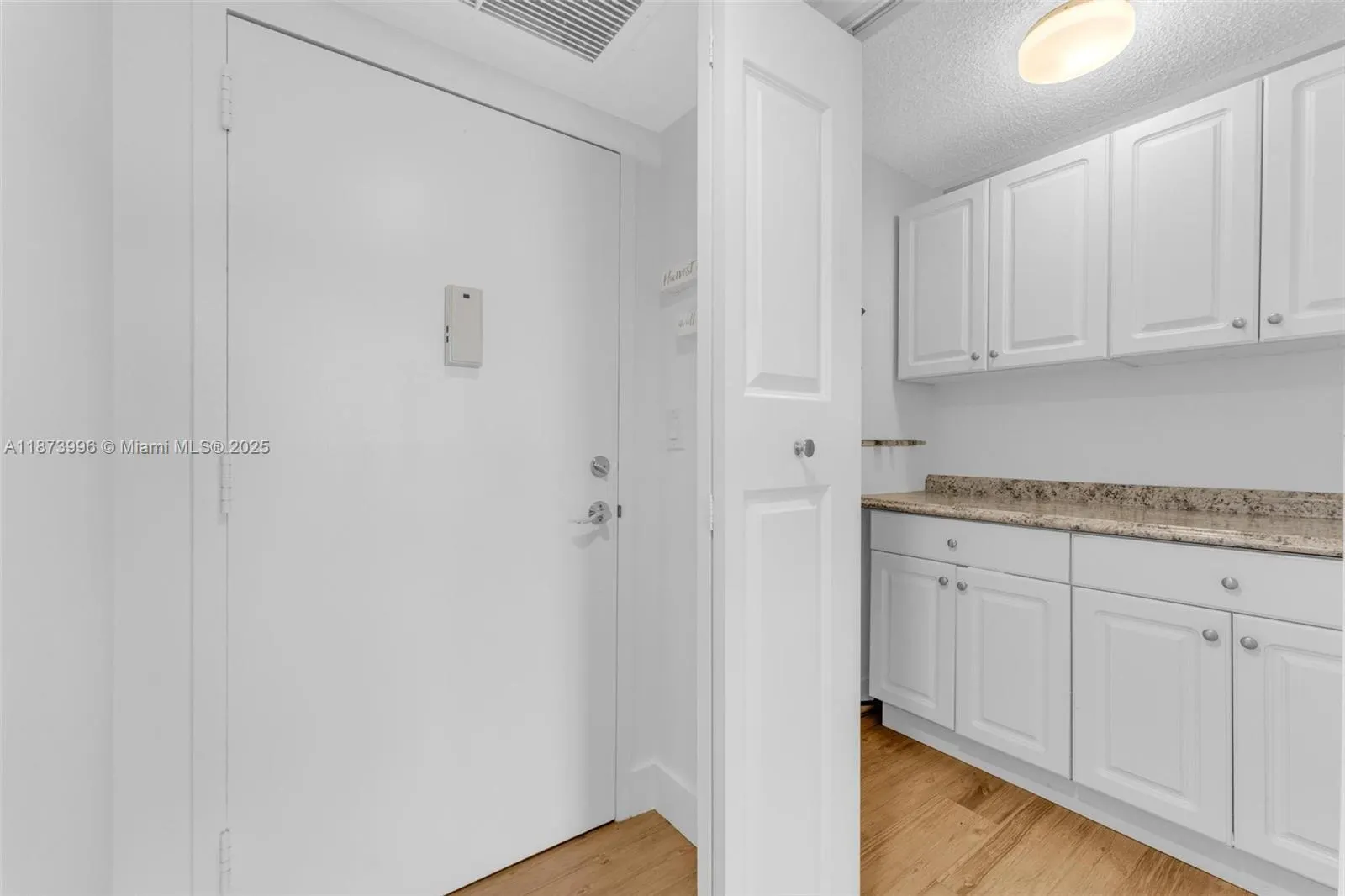 1000 Parkview Dr, #723