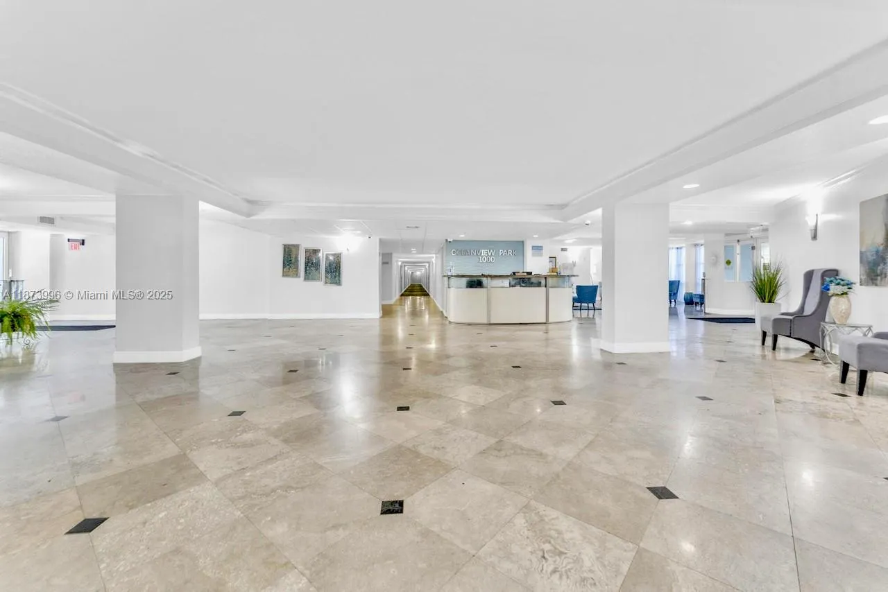 1000 Parkview Dr, #723