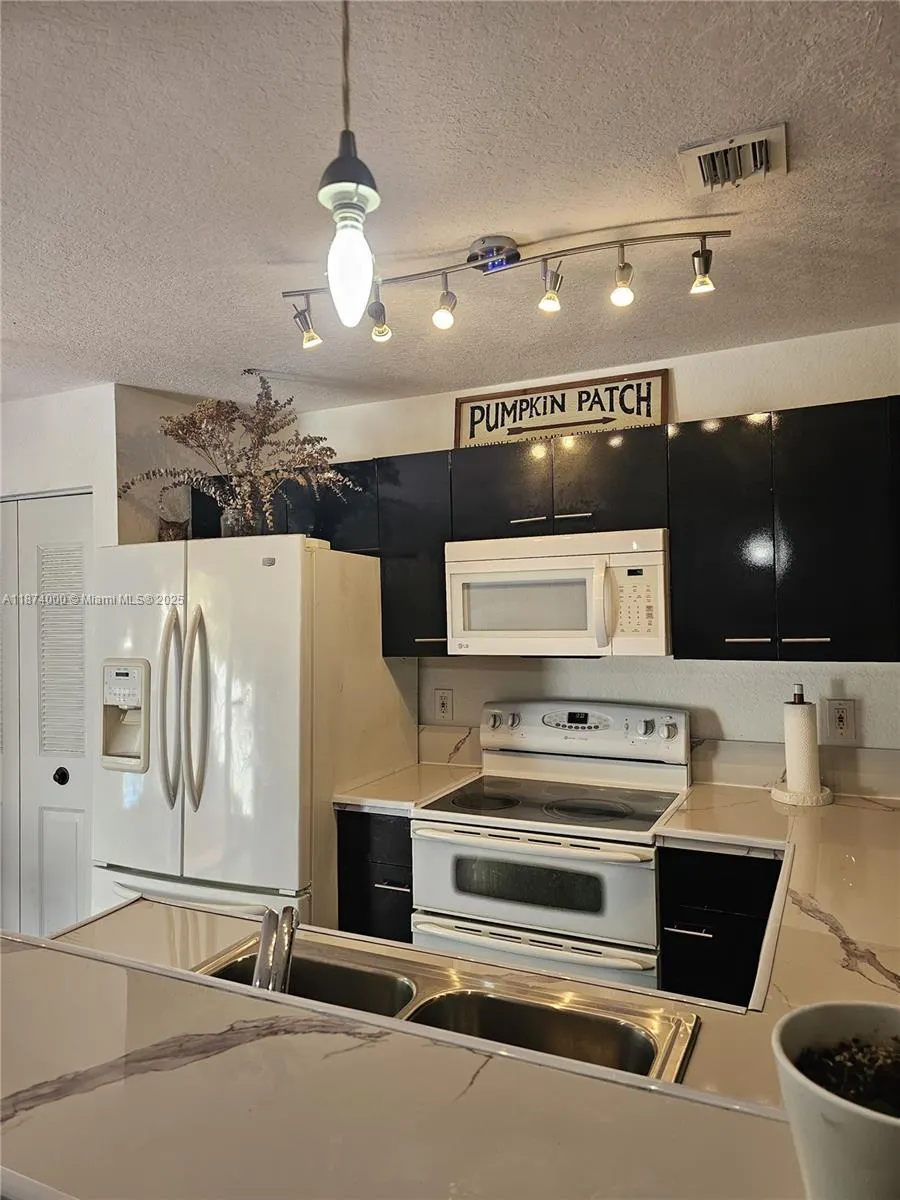 126 Hidden Ct Rd, #27-D