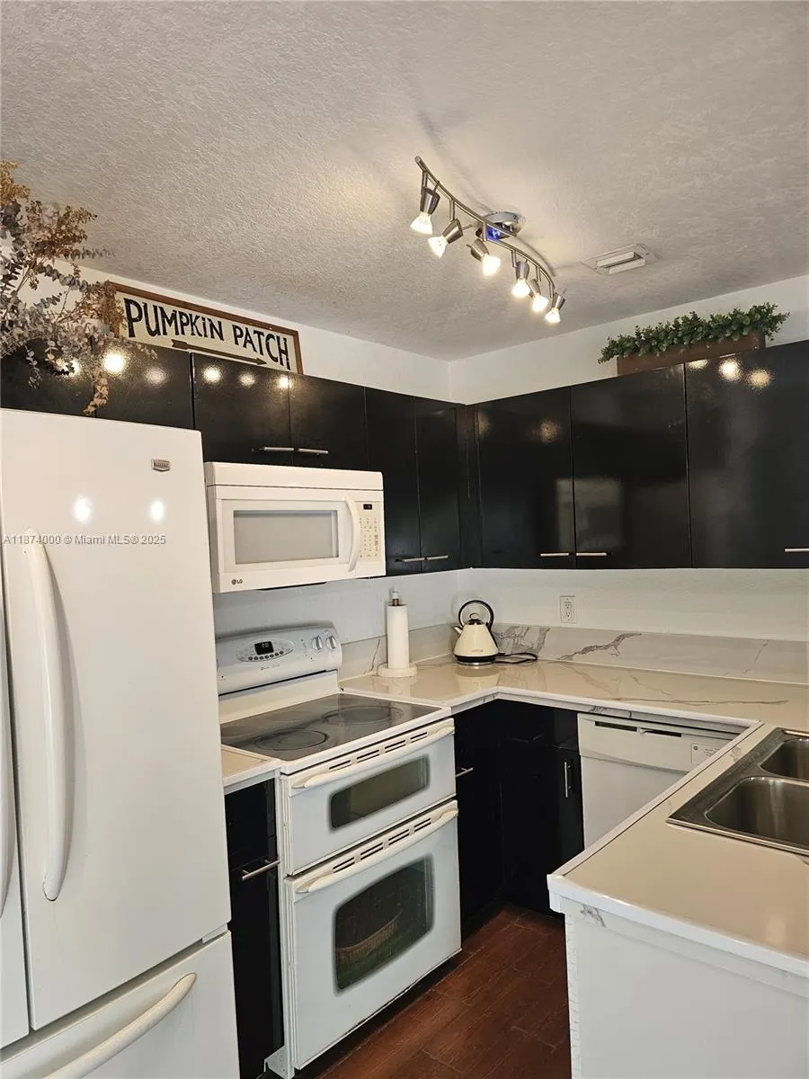 126 Hidden Ct Rd, #27-D