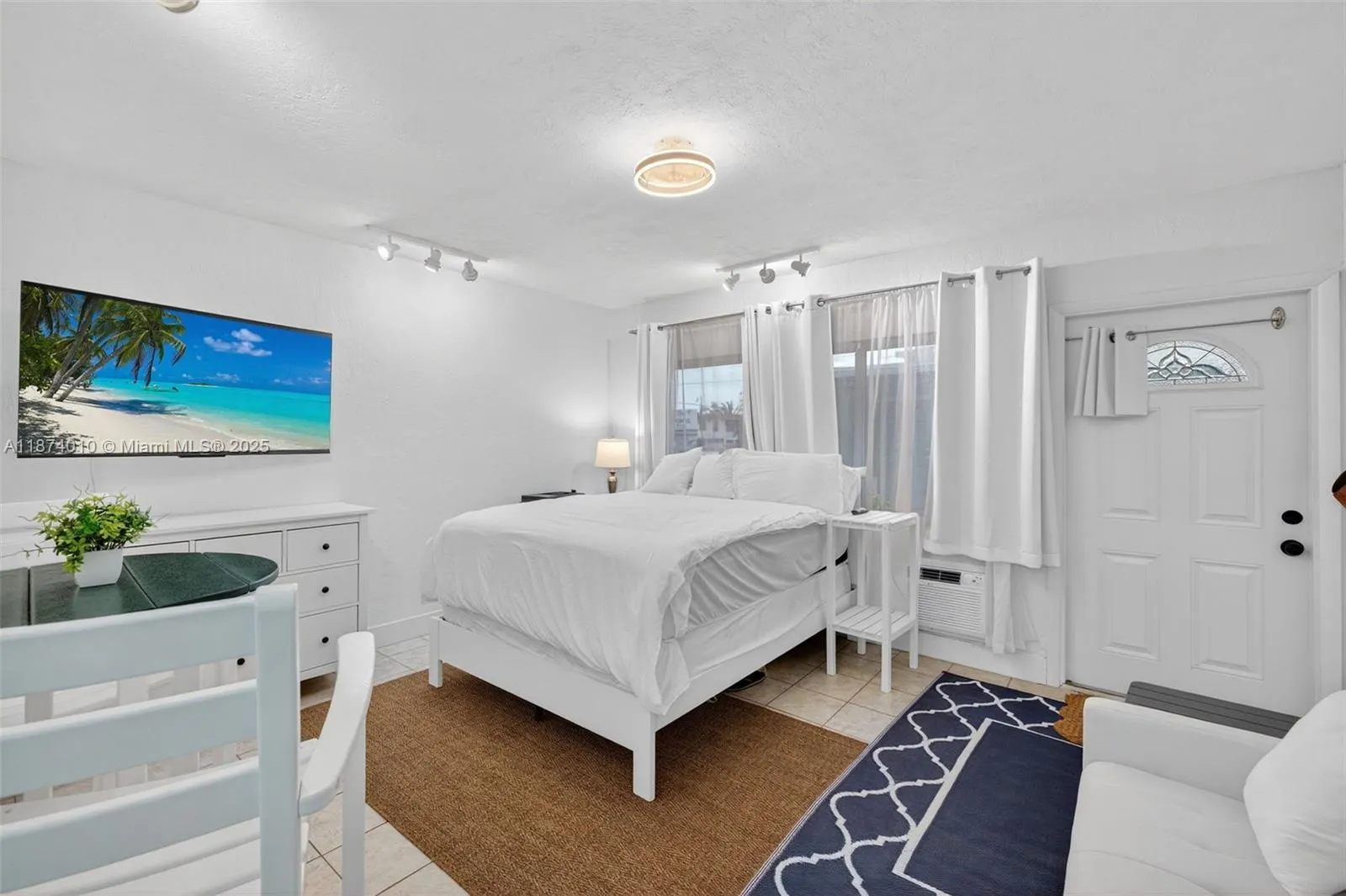 820 N Ocean Blvd, #1