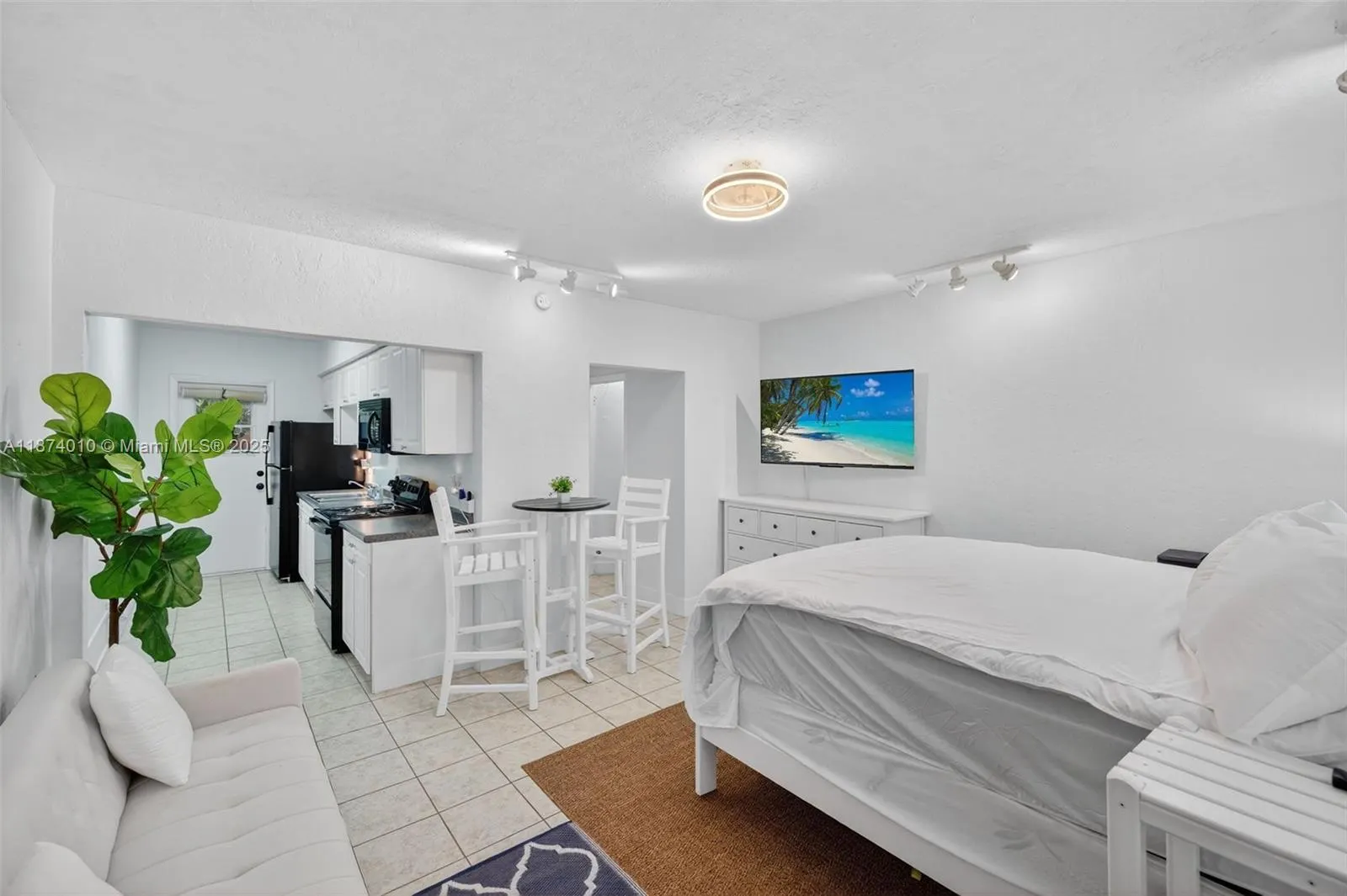 820 N Ocean Blvd, #1