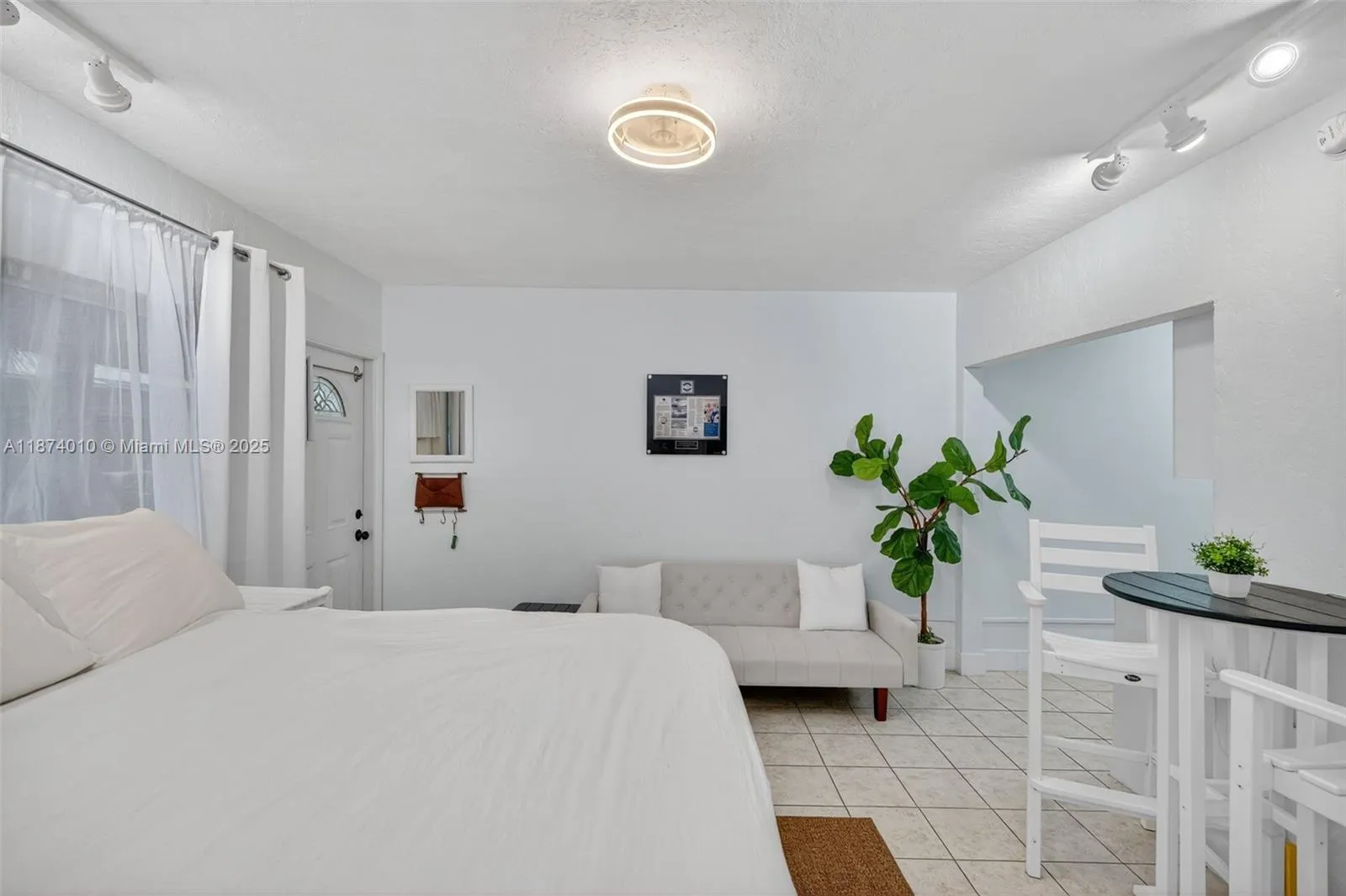 820 N Ocean Blvd, #1