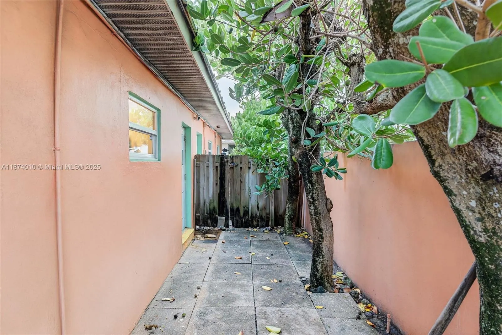 820 N Ocean Blvd, #1