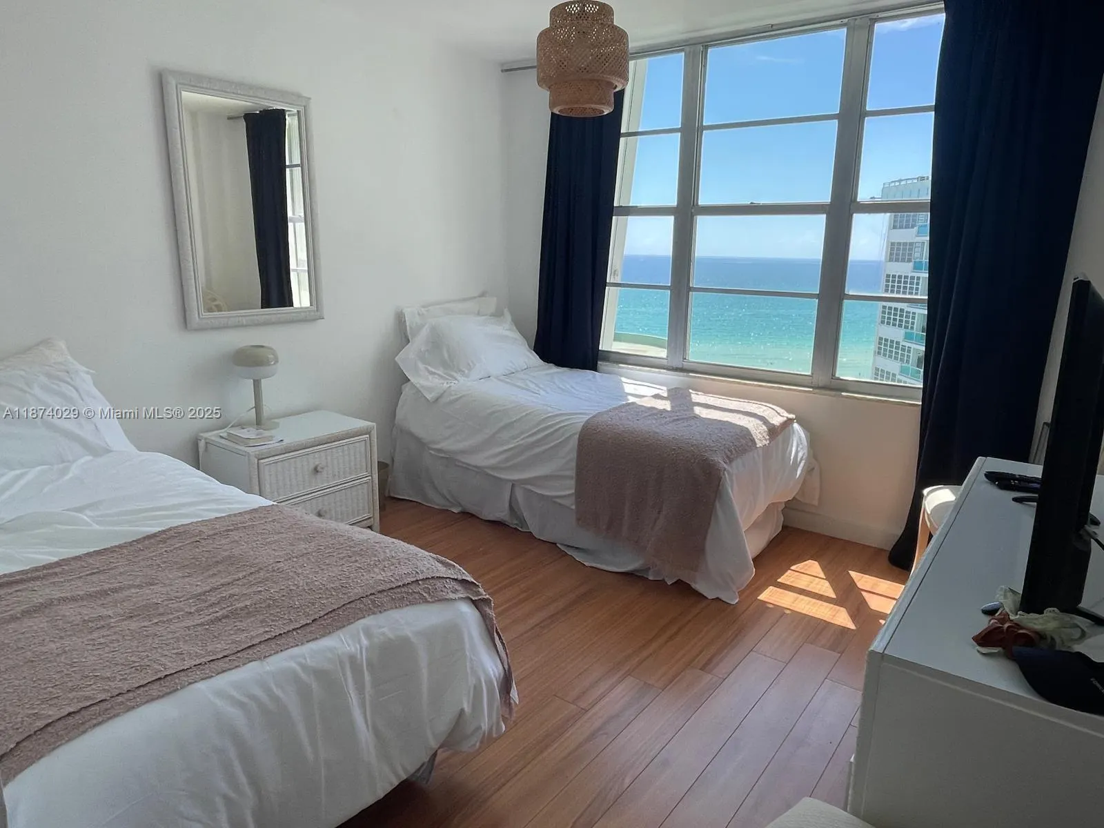 5151 Collins Ave, #1525