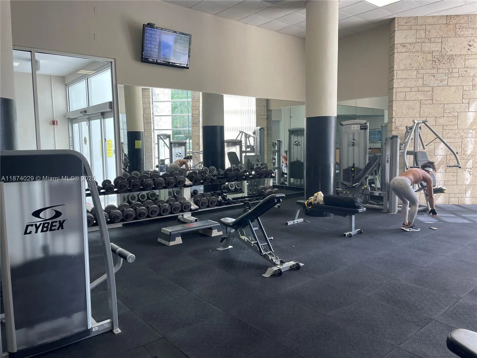 5151 Collins Ave, #1525