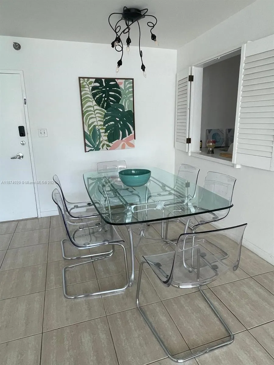 5151 Collins Ave, #1525