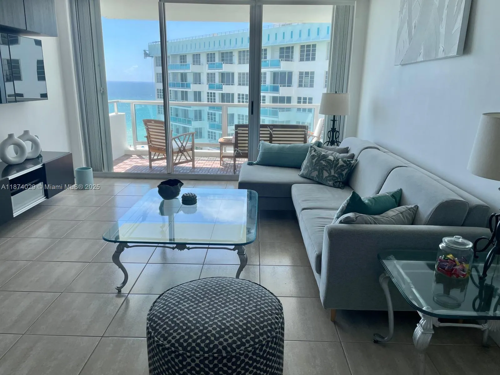 5151 Collins Ave, #1525