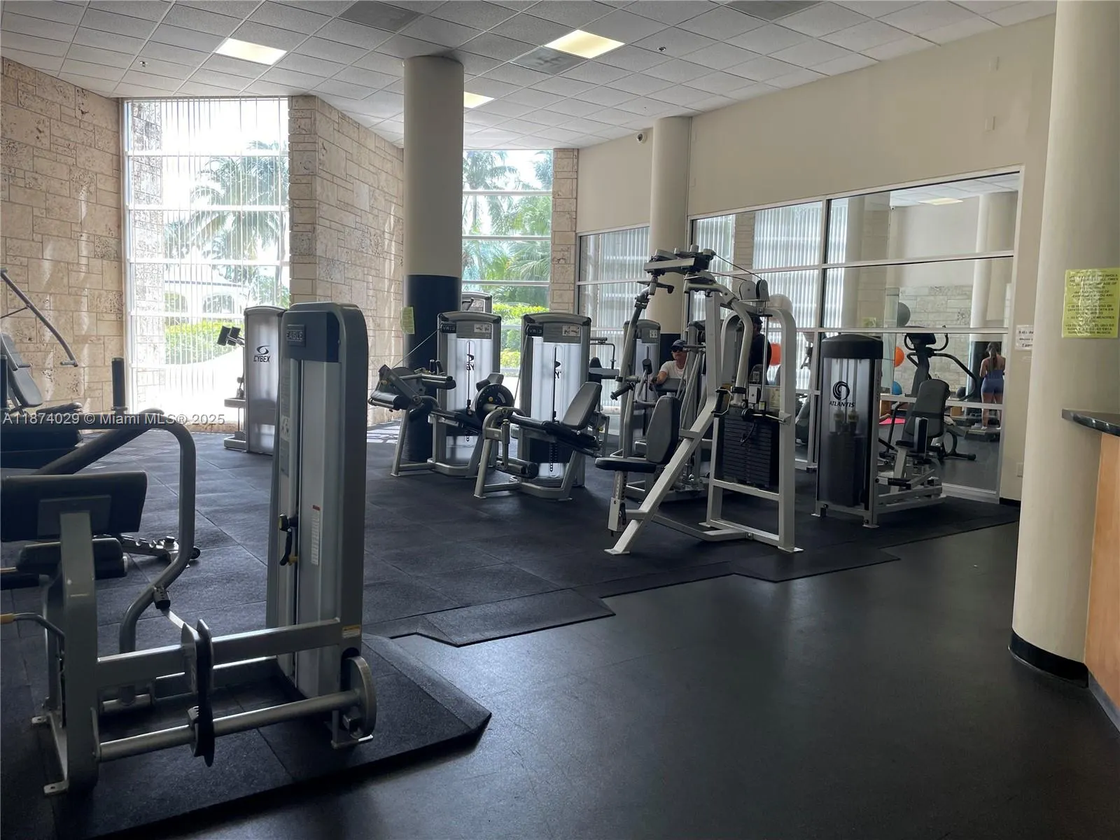 5151 Collins Ave, #1525
