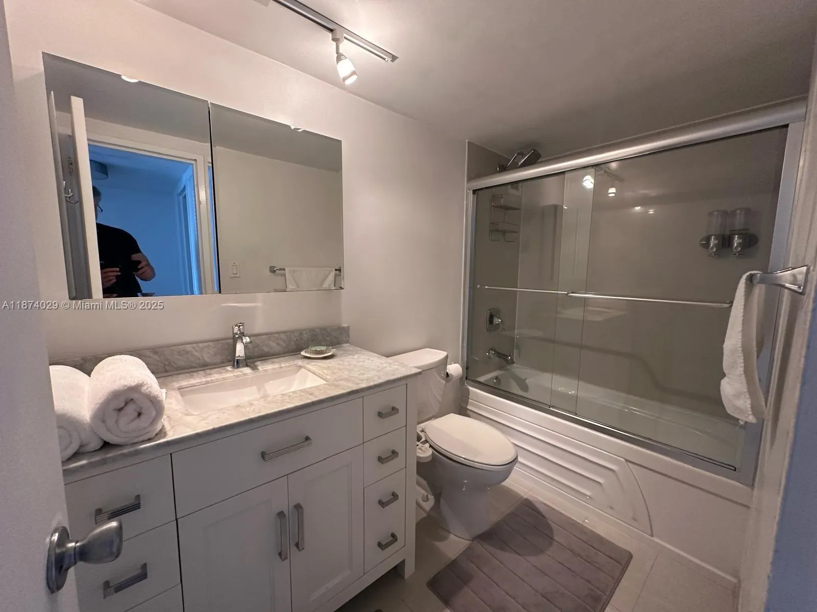5151 Collins Ave, #1525