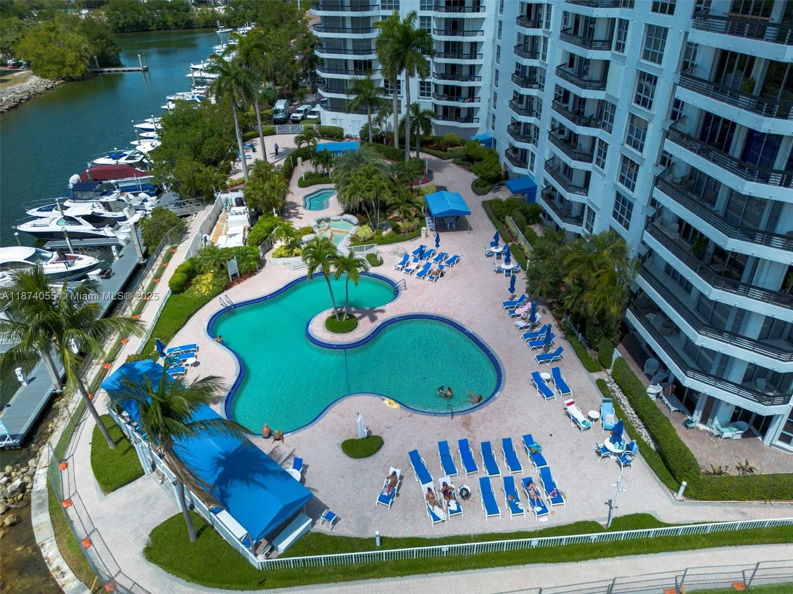 3530 Mystic Pointe Dr, #2207